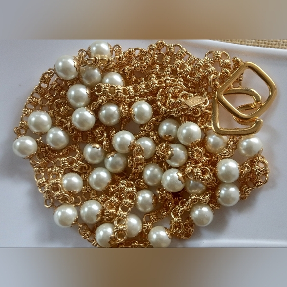 Kenneth J. Lane Four Strand Faux Pearls Gold Tone Çhain Signed VTG Necklace - Picture 3 of 10